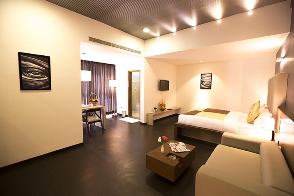Vinaya Royal Inn Kammasandra Номер фото